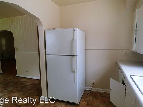 4th image of 5766 Lantana Ave