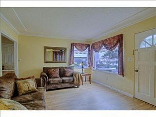 3rd image of 3945 Orchard Ave
