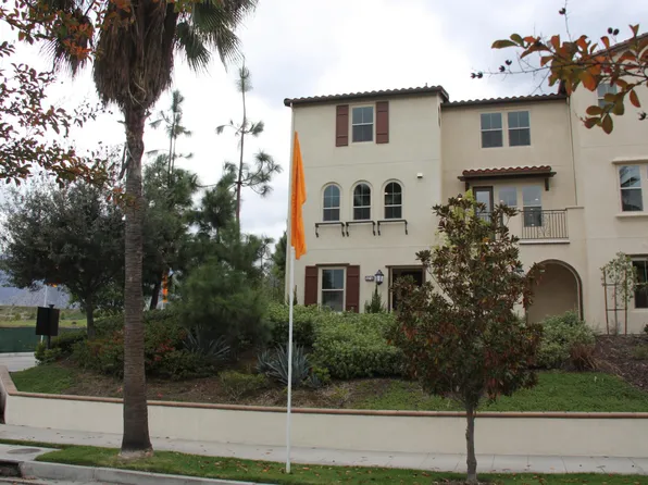 827 E Promenade Unit A, Azusa, CA 91702