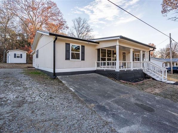 516 Richards Rd, White, GA 30184