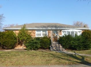 1270 Highland Dr, Des Plaines, IL 60018