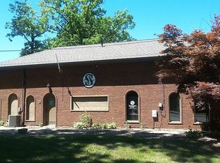409 Broadmoor Dr, Valparaiso, IN 46385