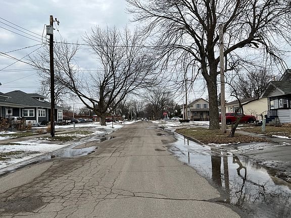 5th image of 1907 S Warner St