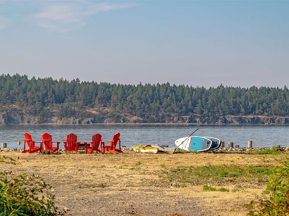 5th image of 7902 Lantzville Rd