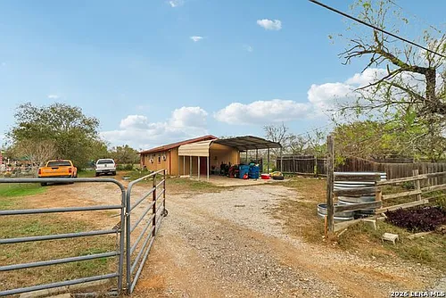 215 & 213 Coughran Rd Photo 1