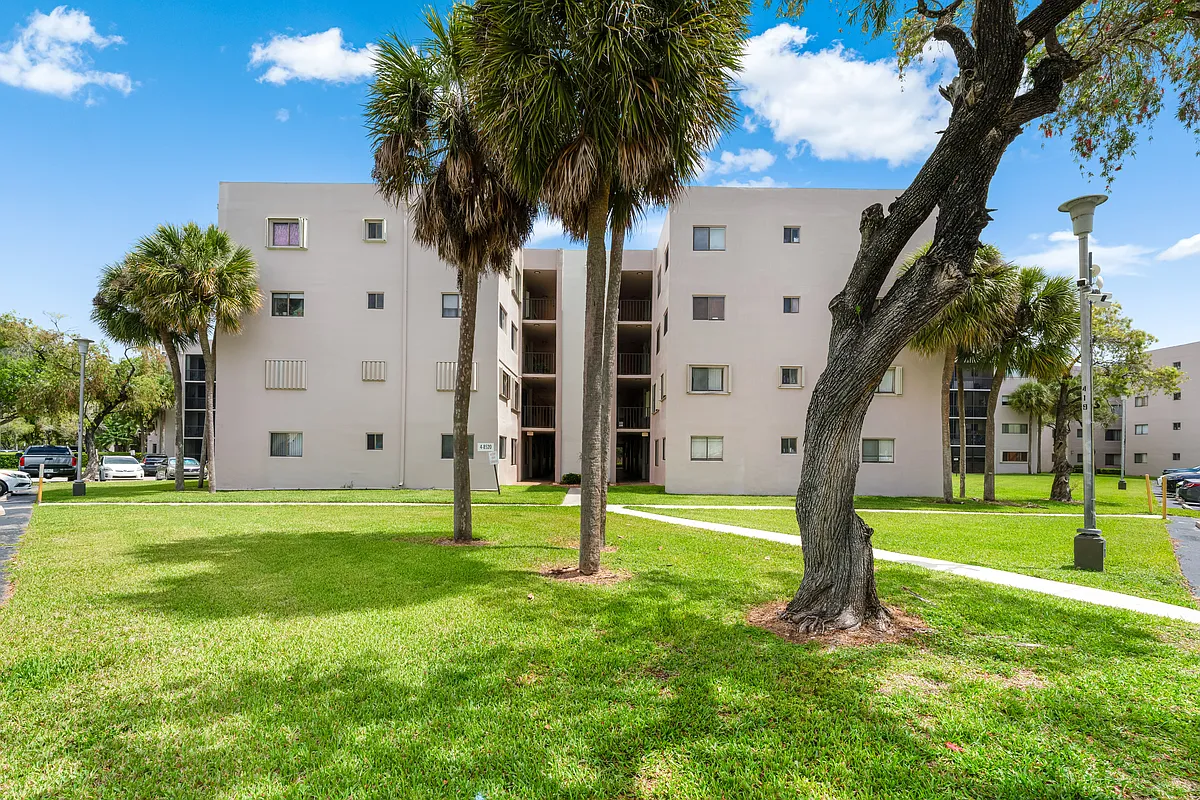 Building Photo - 8520 SW 133rd Avenue Rd #323