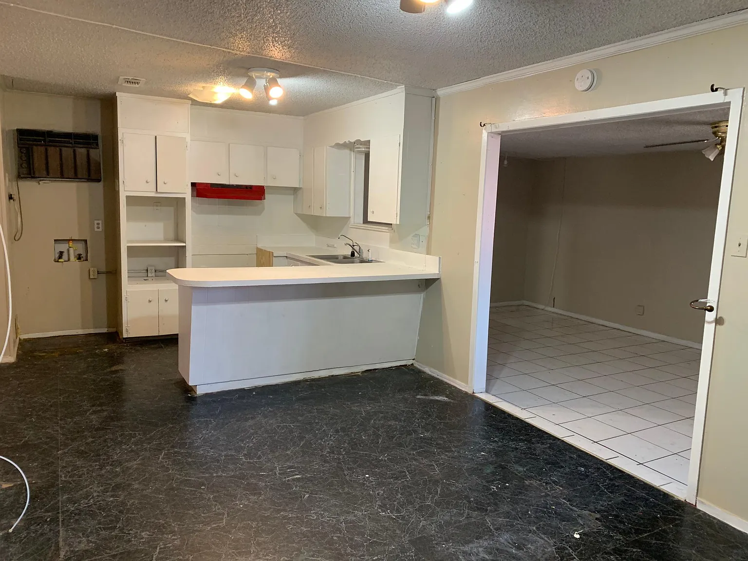 3 bed, 1.5 bath, 1566 sqft, $1,250 — Photo 3