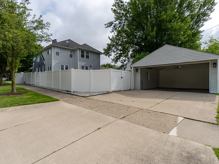 2604 Manchester Rd — Photo 51