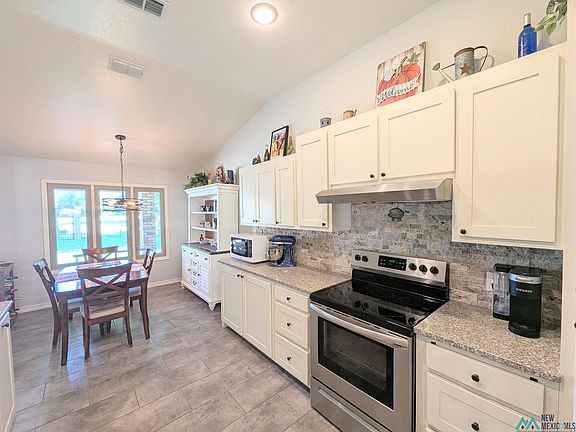 5th image of 1724 Saint Andrews Dr
