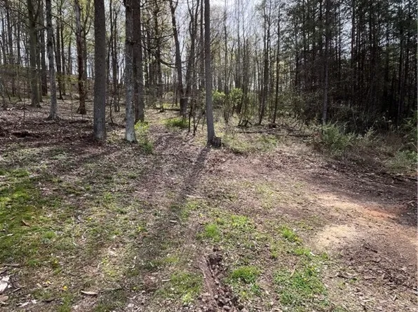 25 Pinson Dr, Winfield, WV 25213