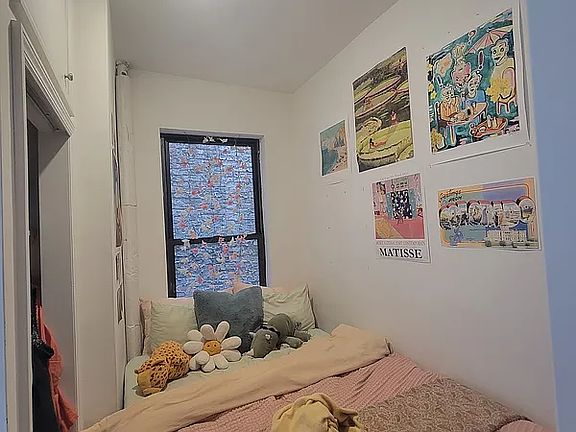 4th image of 91 E 3rd St APT 29