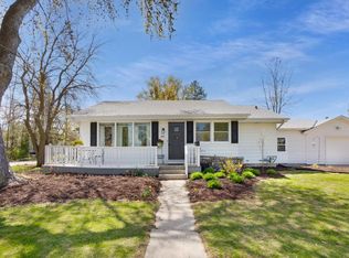 603 W Highland Ave, Oconomowoc, WI 53066