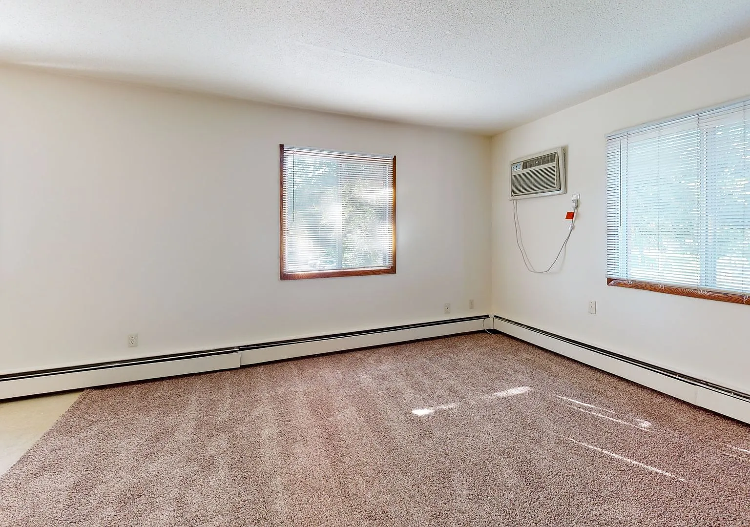 519 10th Ave SE — Photo 3