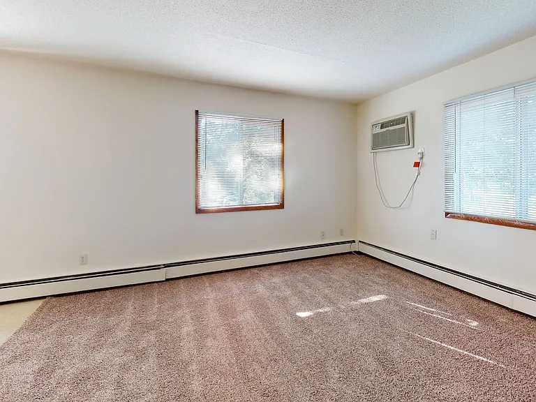 519 10th Ave SE — Photo 10