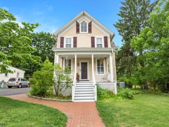 139 Main St, Hampton Boro, NJ 08827
