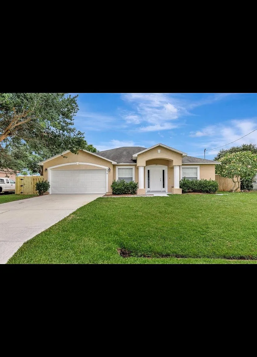 2878 SE East Blackwell Dr — Photo 1