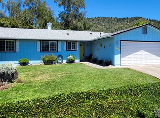 1026 NE Primrose Pl, Grants Pass, OR 97526