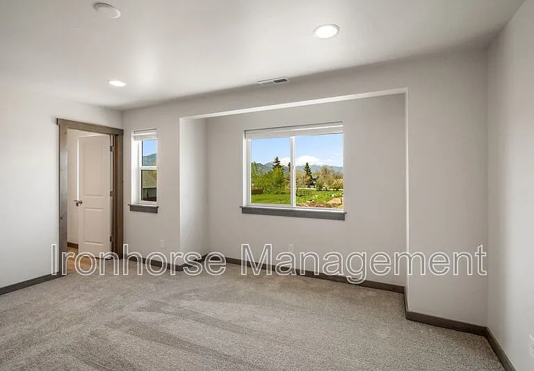 2954 W Babcock St #B — Photo 31