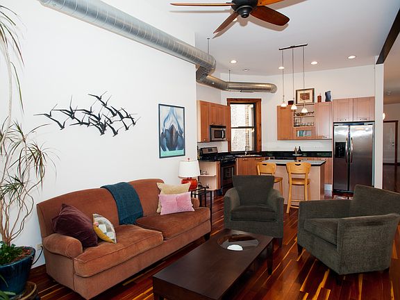 4th image of 1711 W Greenleaf Ave #A