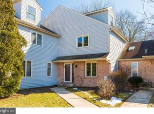 602 Pinebrooke Cir, Downingtown, PA 19335