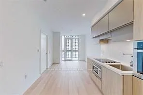 39 Roehampton Ave E #2310 — Photo 6