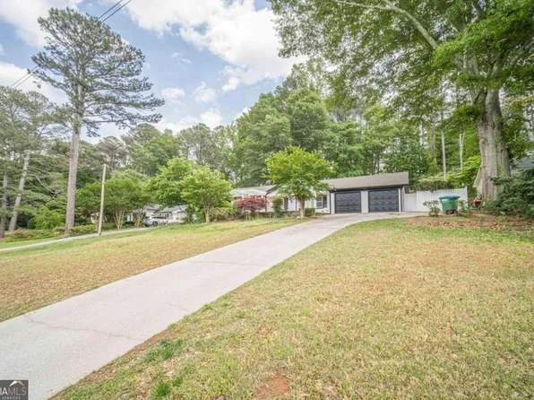 4858 Tarleton Dr, Lilburn, GA 30047