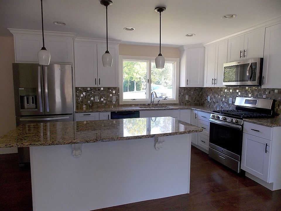 2nd image of 2651 Morrcrest Dr