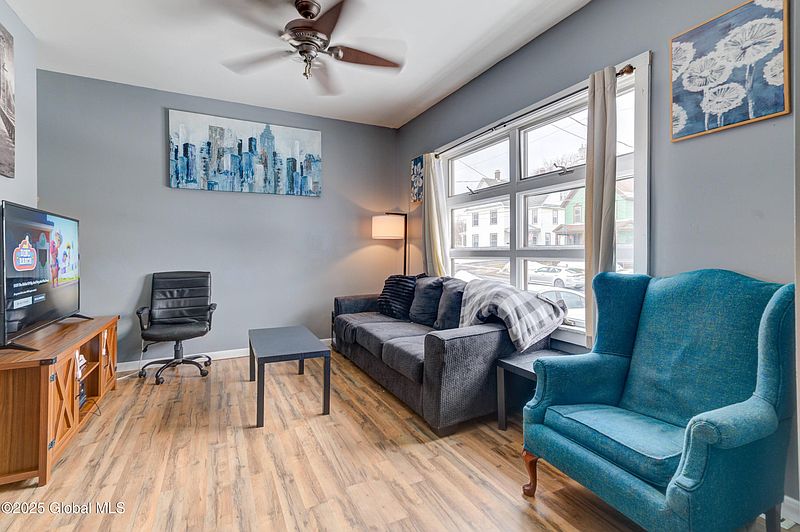 4th image of 204 Burton Street
