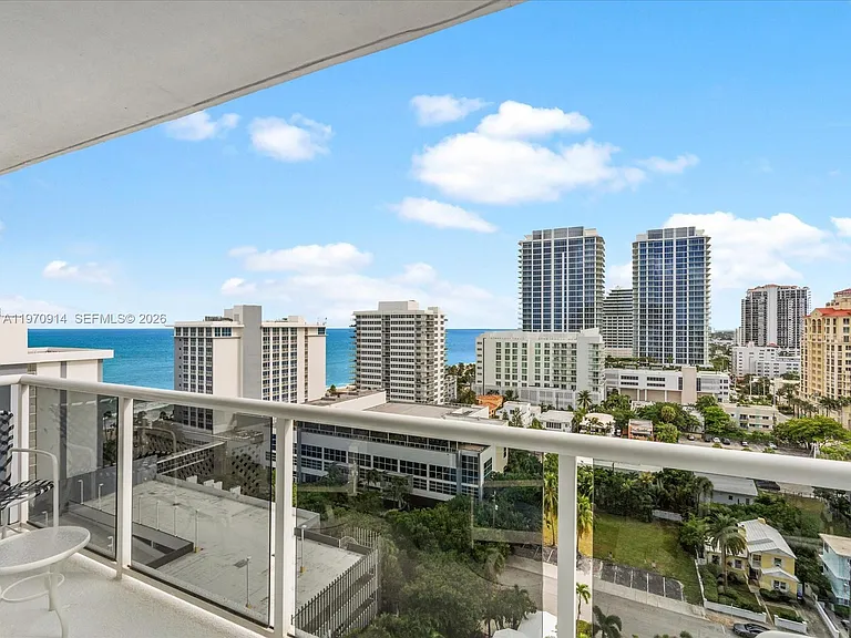 336 N Birch Rd #PENTHOUSE — Photo 29
