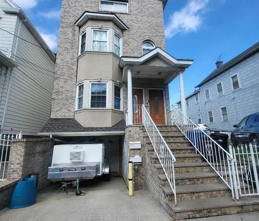 235 Marshall St