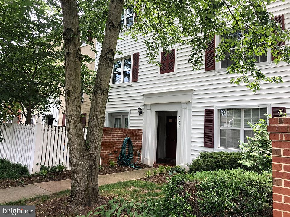 1st image of 2828A S Wakefield St
