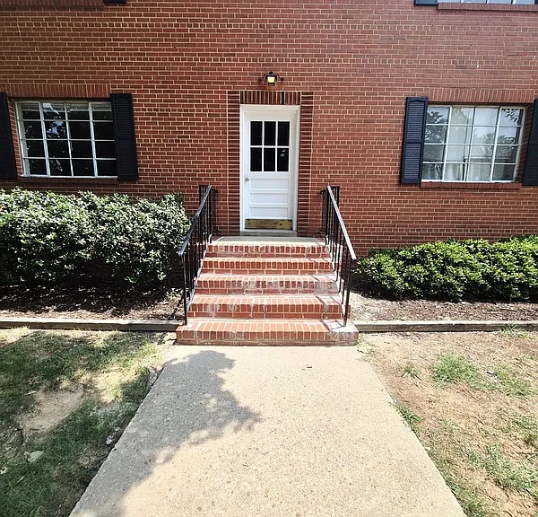 3230 W Grace St #6 — Photo 1