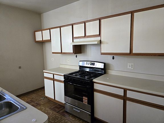 5th image of 10503 S Edbrooke Ave