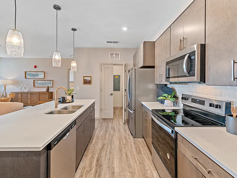 19Nineteen Promenade — Photo 167
