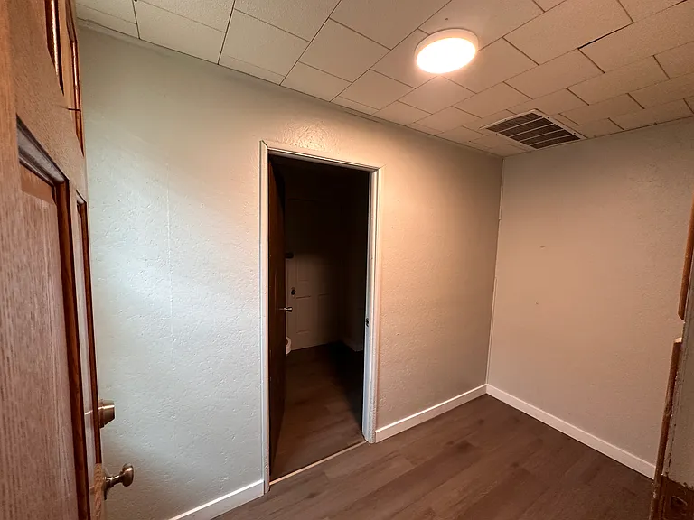 2164 Jackson St — Photo 10