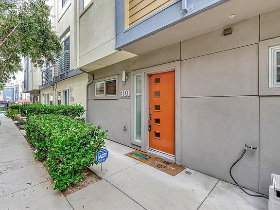 2nd image of 2753 Waverly Dr APT 301