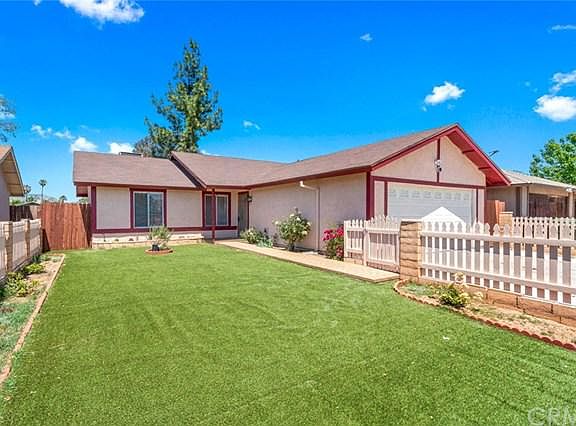 3rd image of 24392 Delphinium Ave