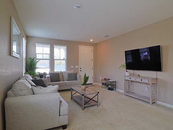 5th image of 856 Mojave Way