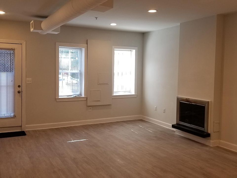 Living area/Entrance