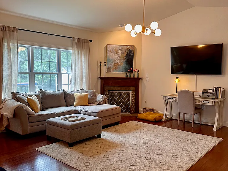8 Lakepointe Way — Photo 6