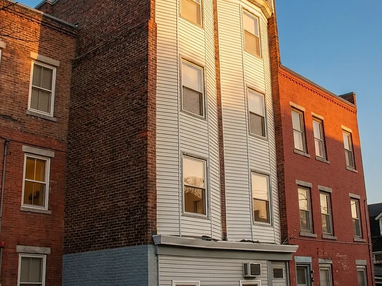 109 Garden St — Photo 1