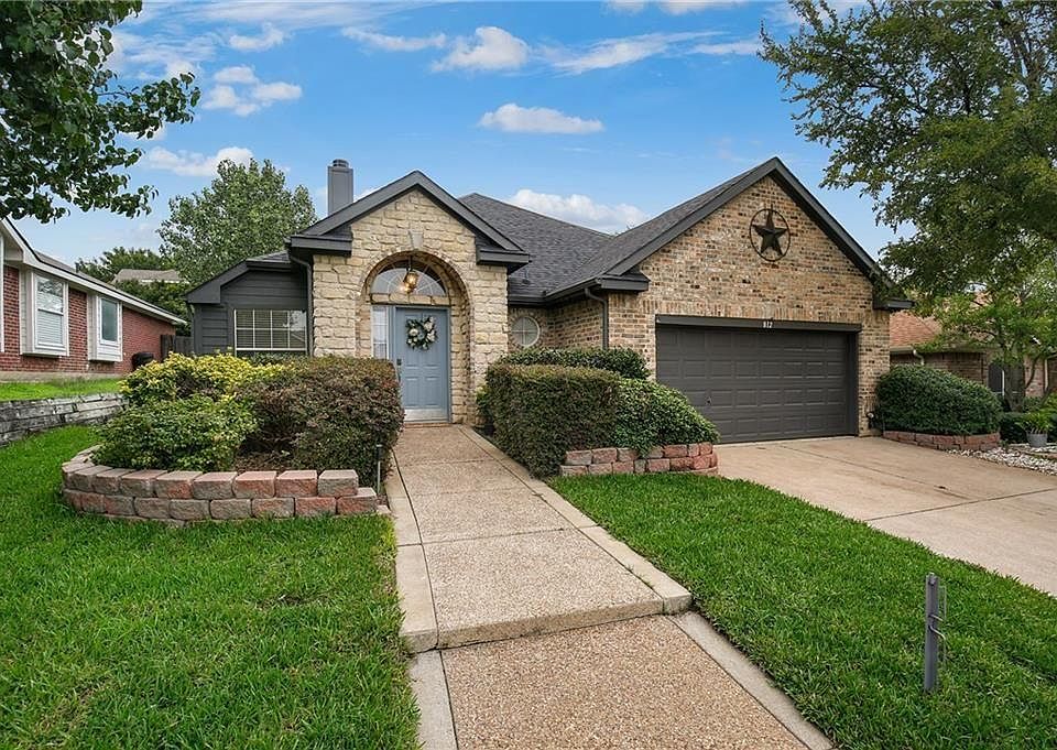 1st image of 812 Silverbrook Dr