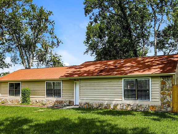 3rd image of 2212 Albury Ct