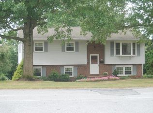 814 Bruce Ave, Mount Joy, PA 17552