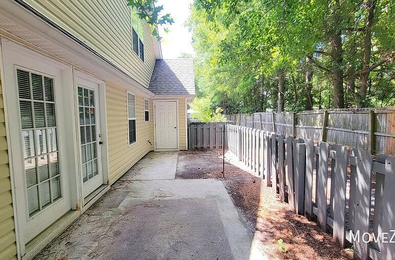 319 Saint Rosea Dr — Photo 10