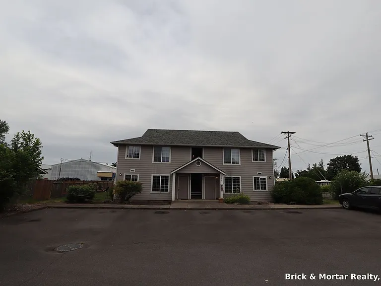 277 N Noble Ave — Photo 1