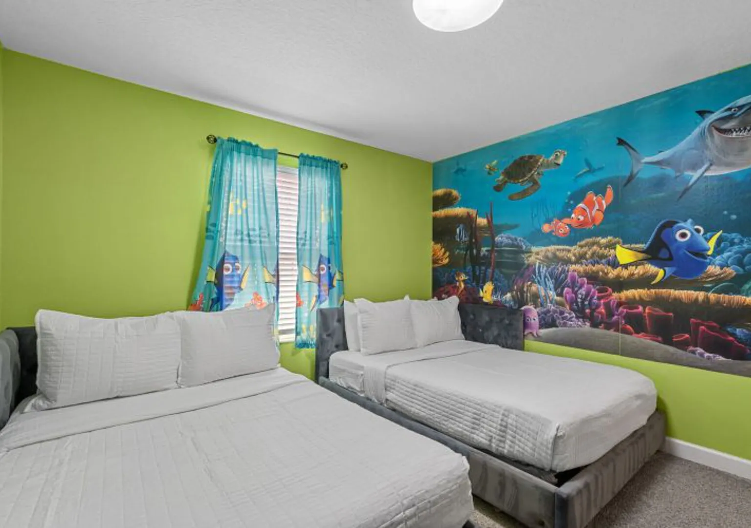5021 WA - Stunning Townhome with Private Pool — Photo 3