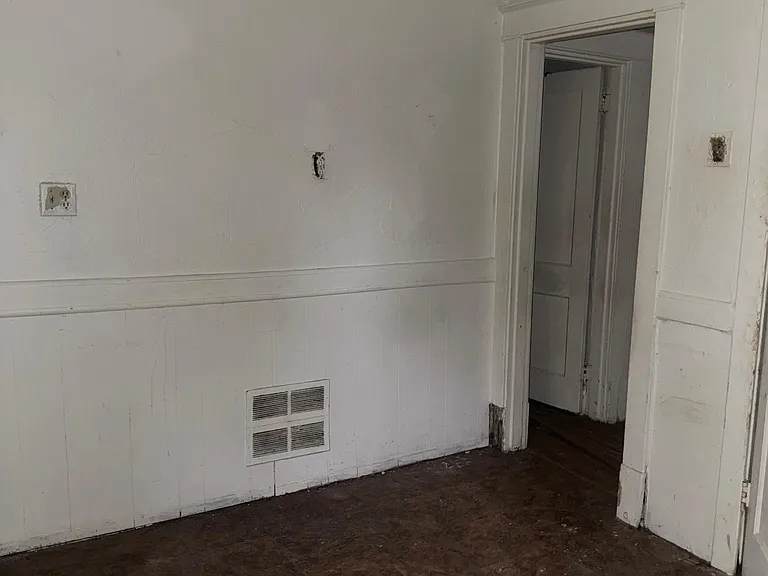3738 Sylvan Pl — Photo 24