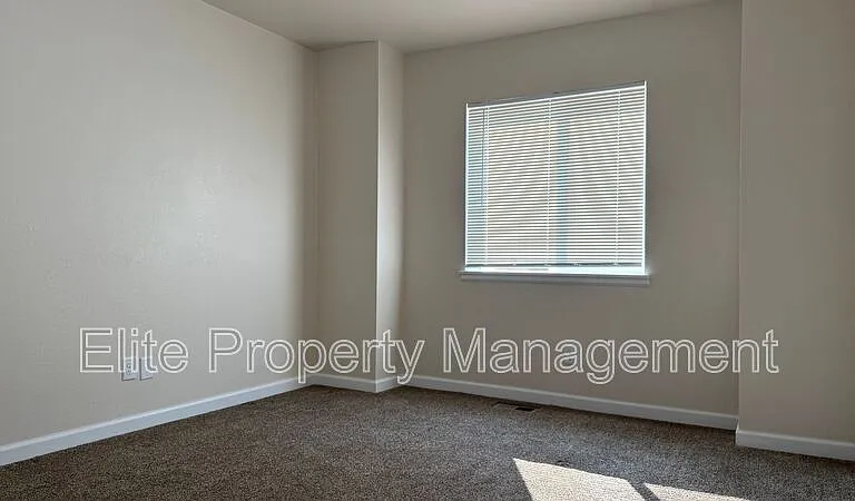 983 S Palomar Dr — Photo 8
