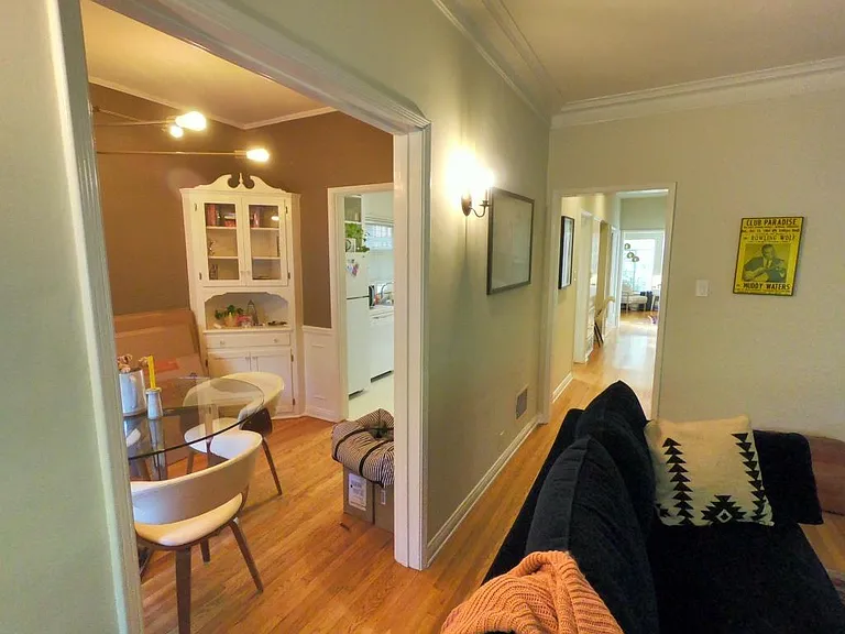 2285 N Beachwood Dr #6 — Photo 7